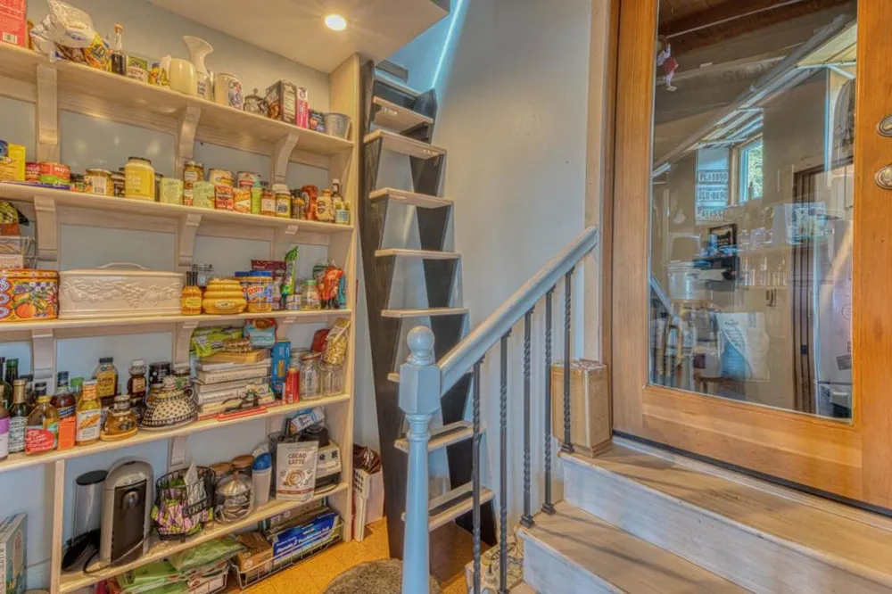 100 Carol Way Aptos, CA 95003