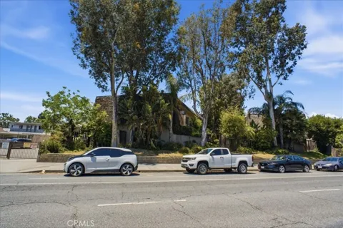 8641 Glenoaks Boulevard #225