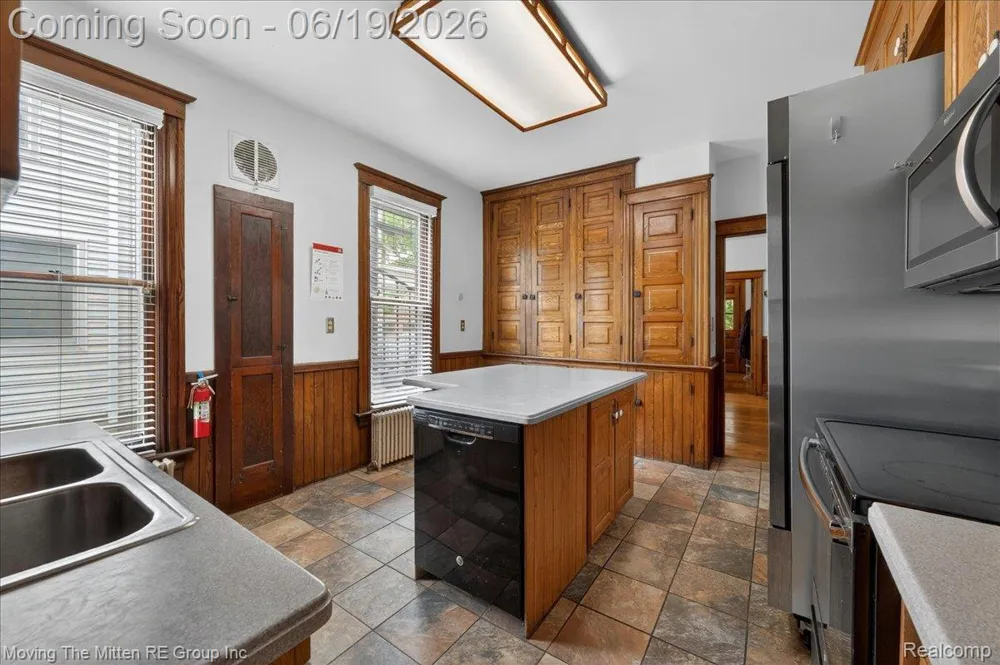 415 W Forest Avenue Ypsilanti City, MI 48197