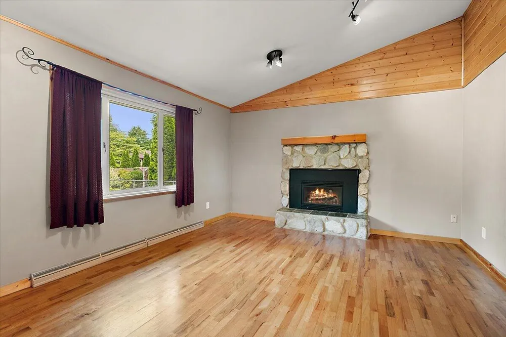 5866 Ponderosa Drive Stevensville, MI 49127