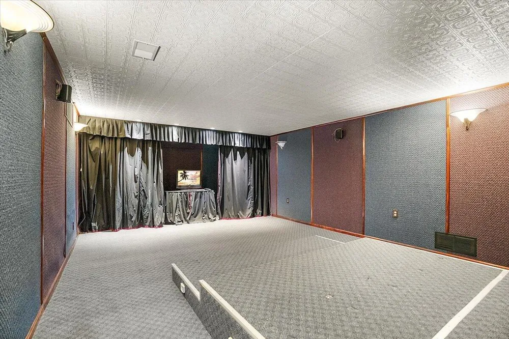 5866 Ponderosa Drive Stevensville, MI 49127