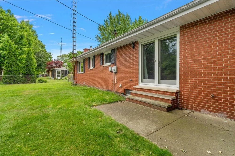 5866 Ponderosa Drive Stevensville, MI 49127