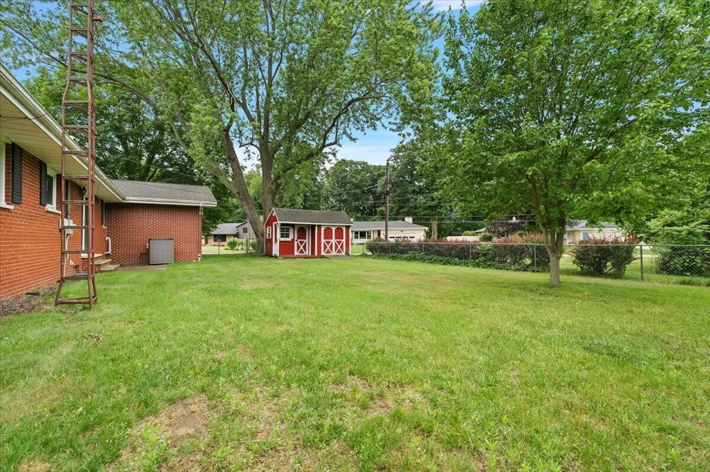 5866 Ponderosa Drive Stevensville, MI 49127