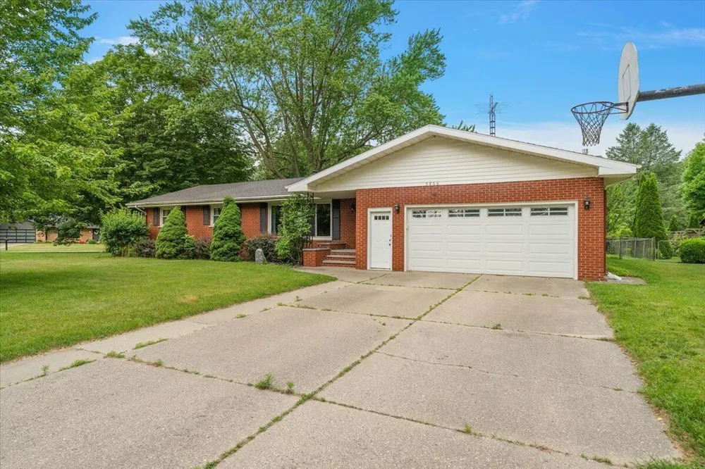 5866 Ponderosa Drive Stevensville, MI 49127
