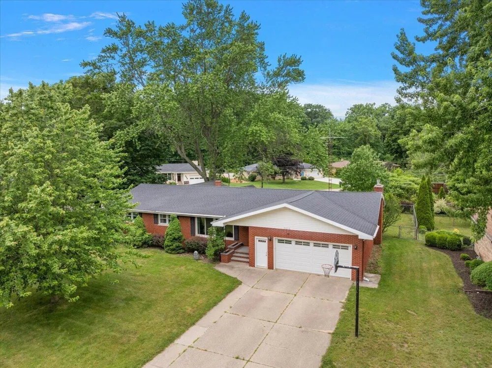 5866 Ponderosa Drive Stevensville, MI 49127