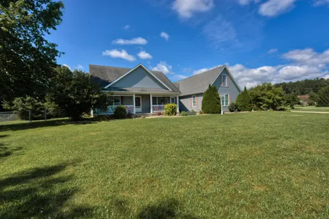 3860 Gateway Lane