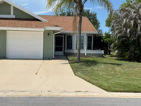 1478 SE Larkwood Circle