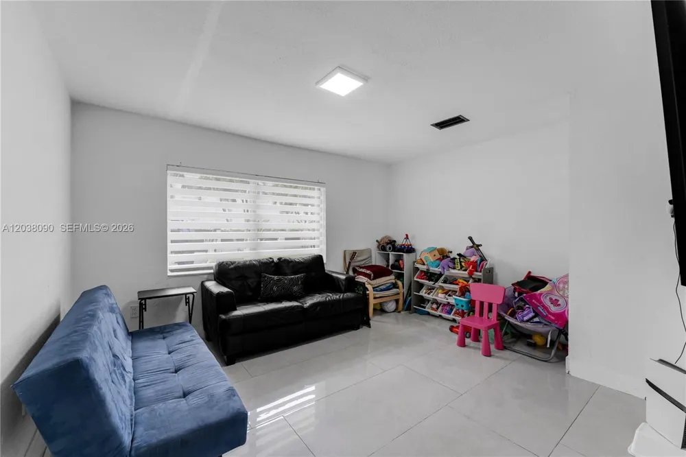 551 SW 127th Ave Miami, FL 33184