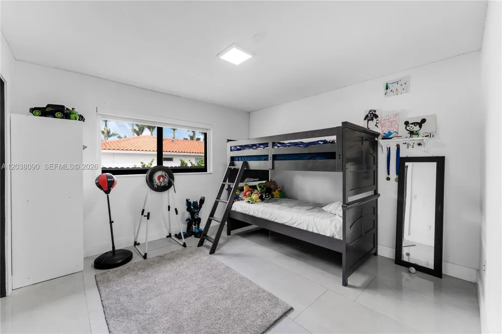 551 SW 127th Ave Miami, FL 33184