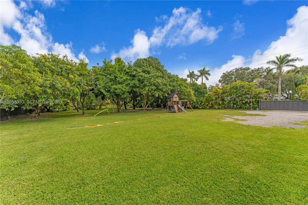 551 SW 127th Ave Miami, FL 33184