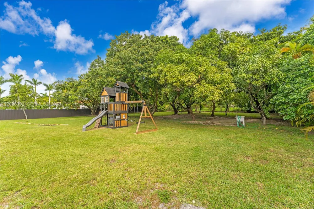 551 SW 127th Ave Miami, FL 33184