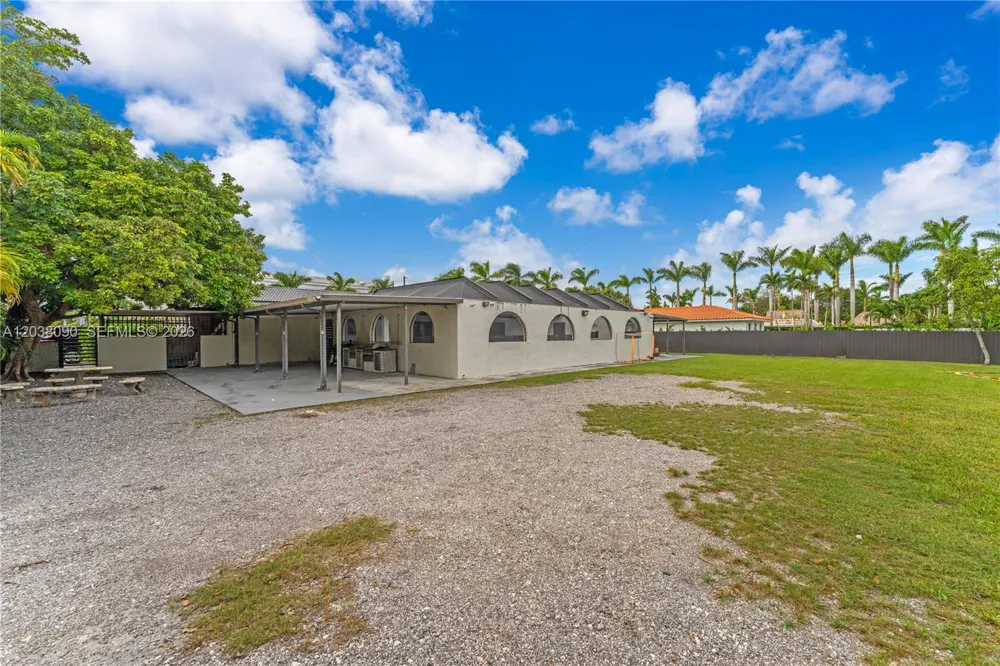 551 SW 127th Ave Miami, FL 33184