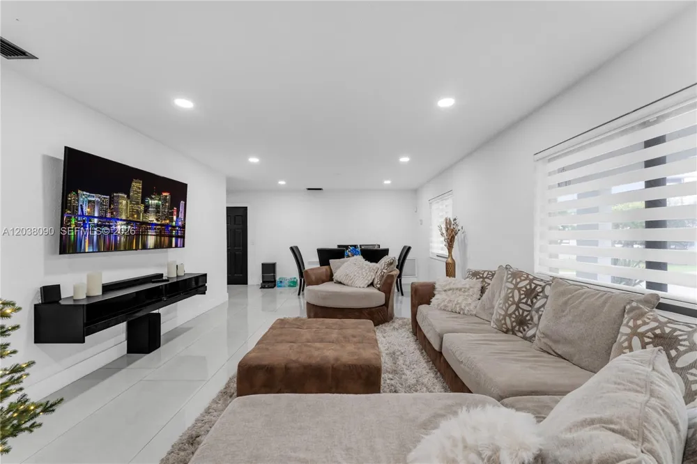 551 SW 127th Ave Miami, FL 33184