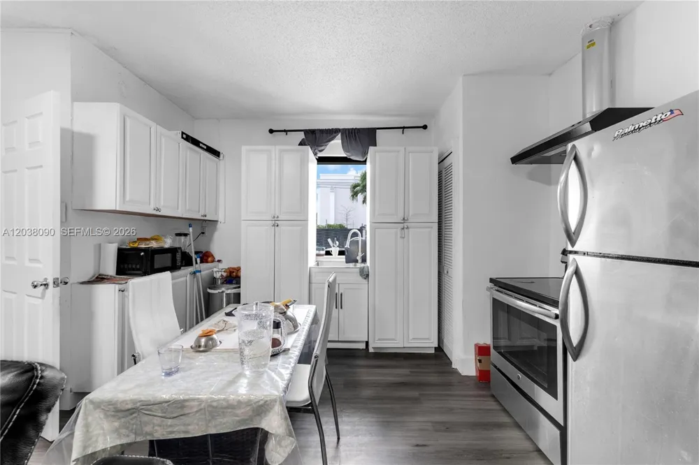 551 SW 127th Ave Miami, FL 33184