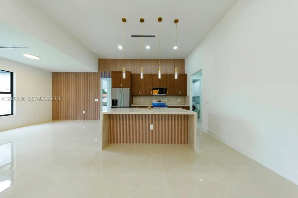 814 Calyton Ave Lehigh Acres, FL 33972