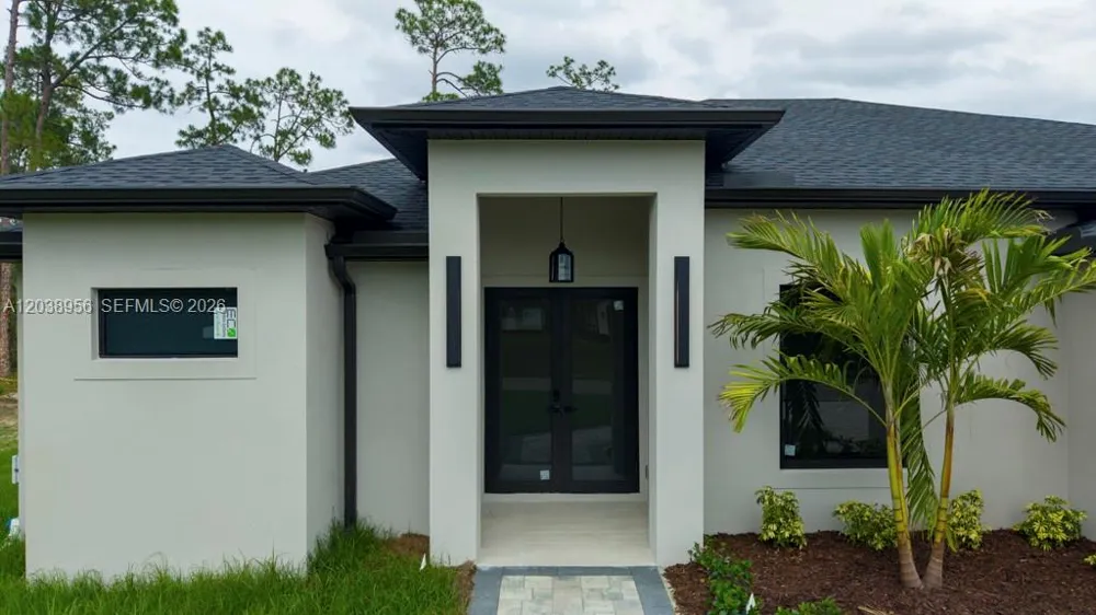 814 Calyton Ave Lehigh Acres, FL 33972