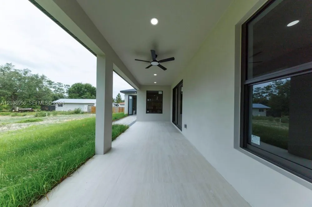 814 Calyton Ave Lehigh Acres, FL 33972