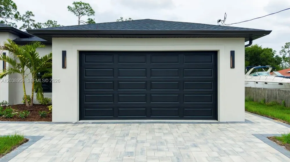 814 Calyton Ave Lehigh Acres, FL 33972