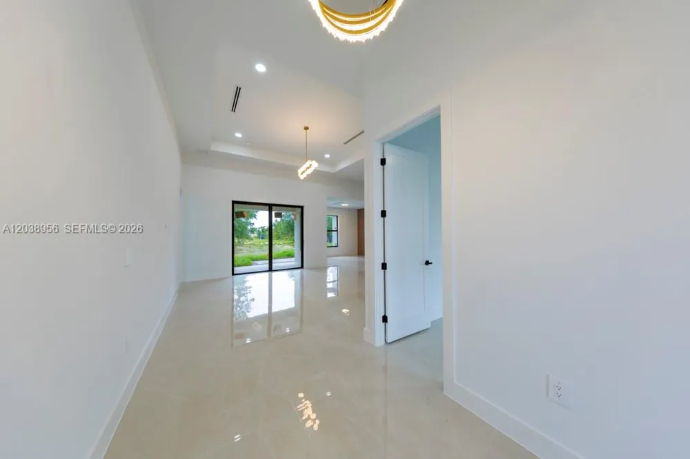 814 Calyton Ave Lehigh Acres, FL 33972