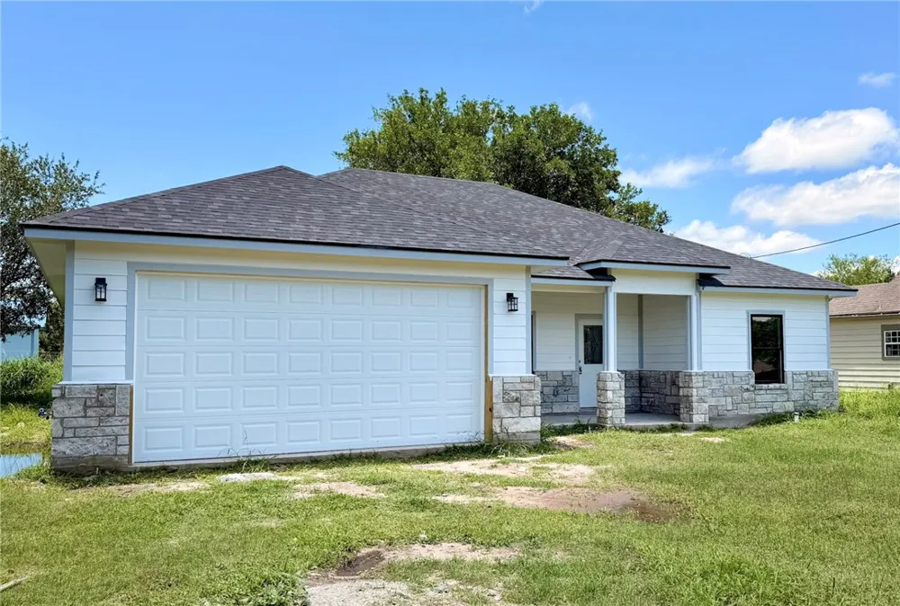 903 E Bowie Street Beeville, TX 78102