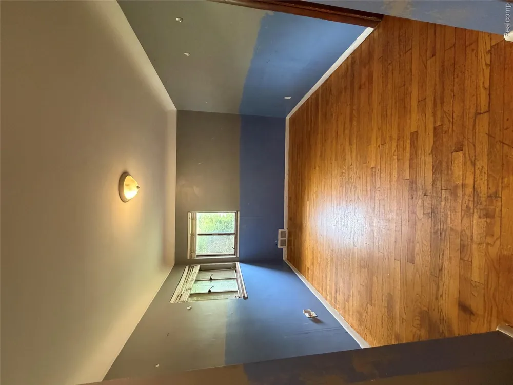 23750 Wildwood Street Oak Park City, MI 48237