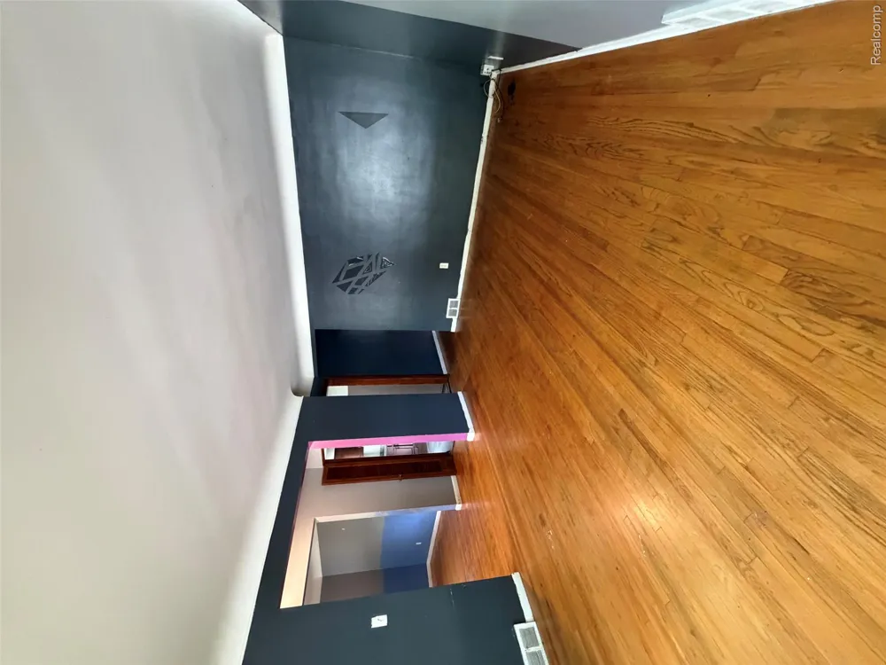 23750 Wildwood Street Oak Park City, MI 48237