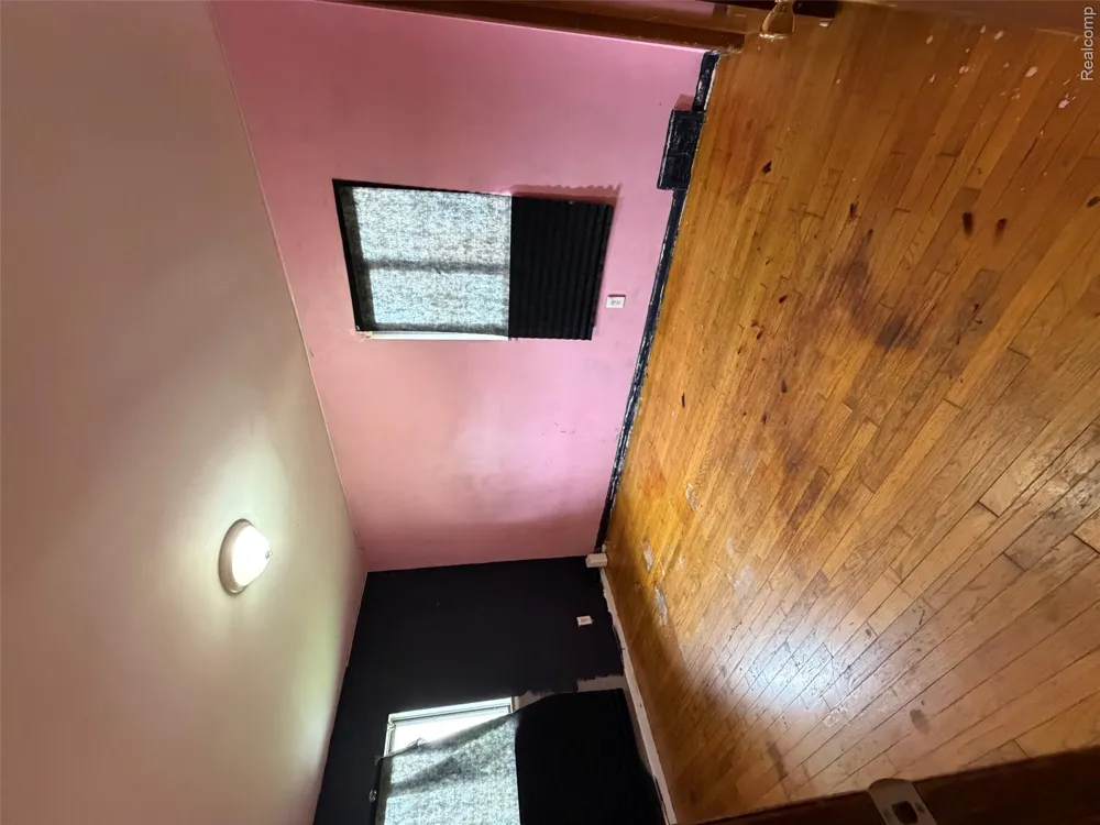 23750 Wildwood Street Oak Park City, MI 48237