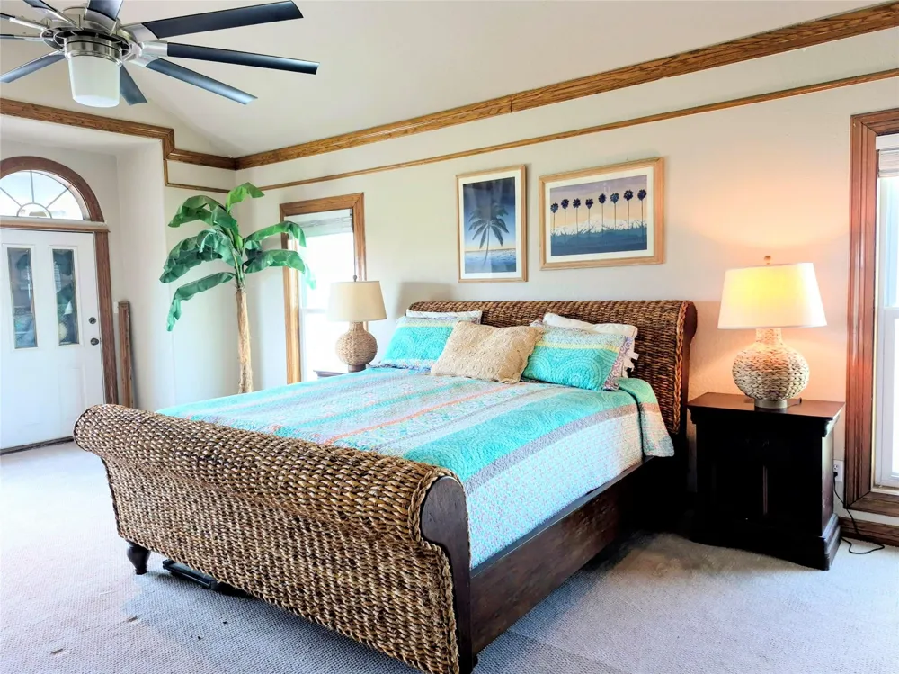 111 Kona Drive Tiki Island, TX 77554