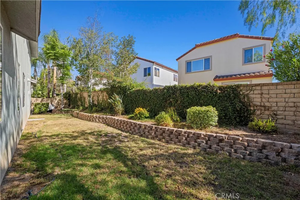 28469 Meadowlark Court Valencia, CA 91354