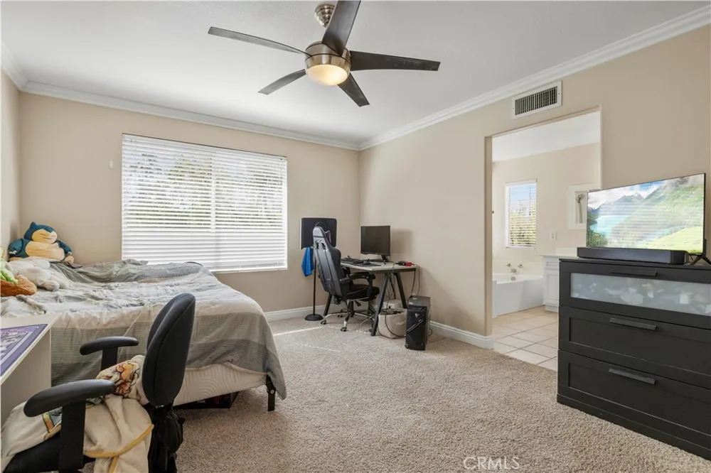 28469 Meadowlark Court Valencia, CA 91354
