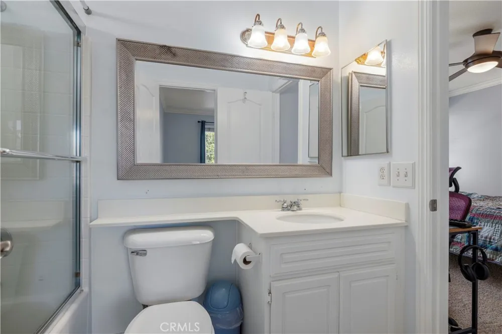 28469 Meadowlark Court Valencia, CA 91354