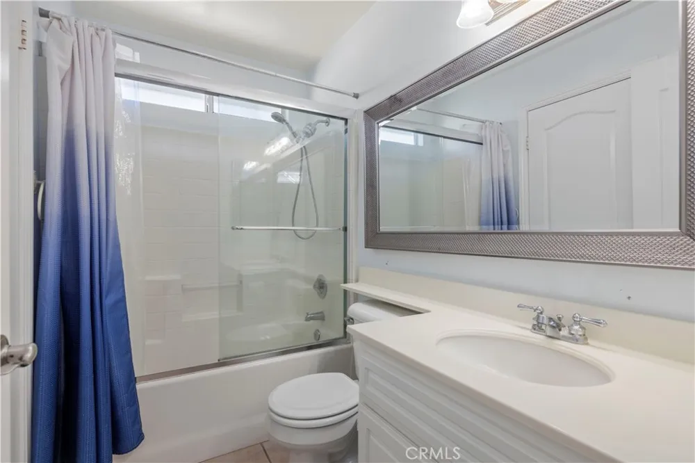 28469 Meadowlark Court Valencia, CA 91354