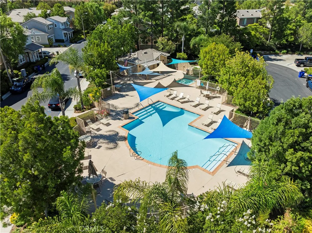 28469 Meadowlark Court Valencia, CA 91354