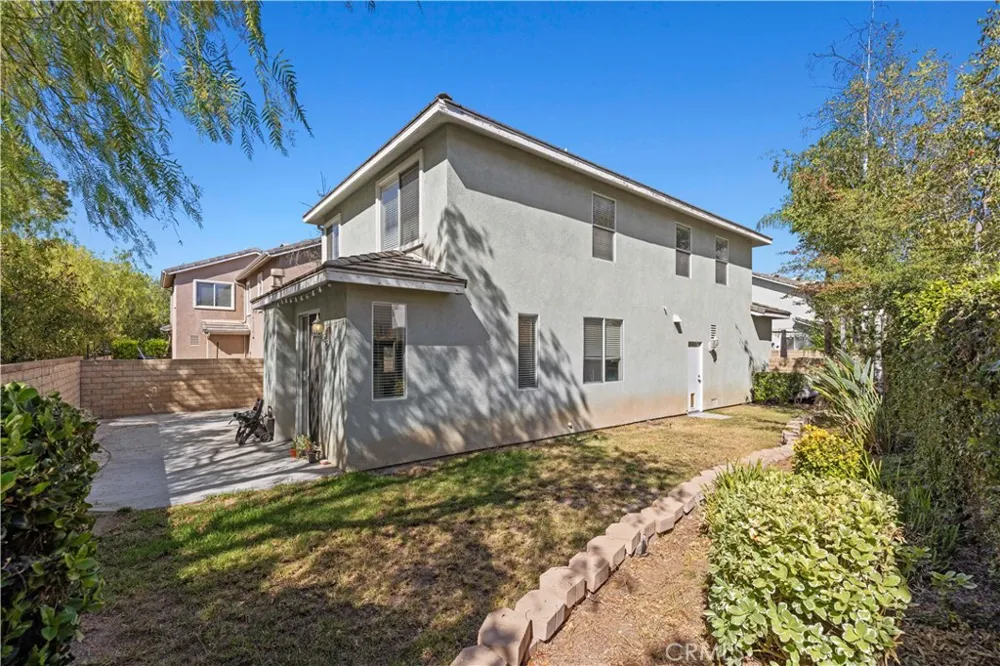 28469 Meadowlark Court Valencia, CA 91354