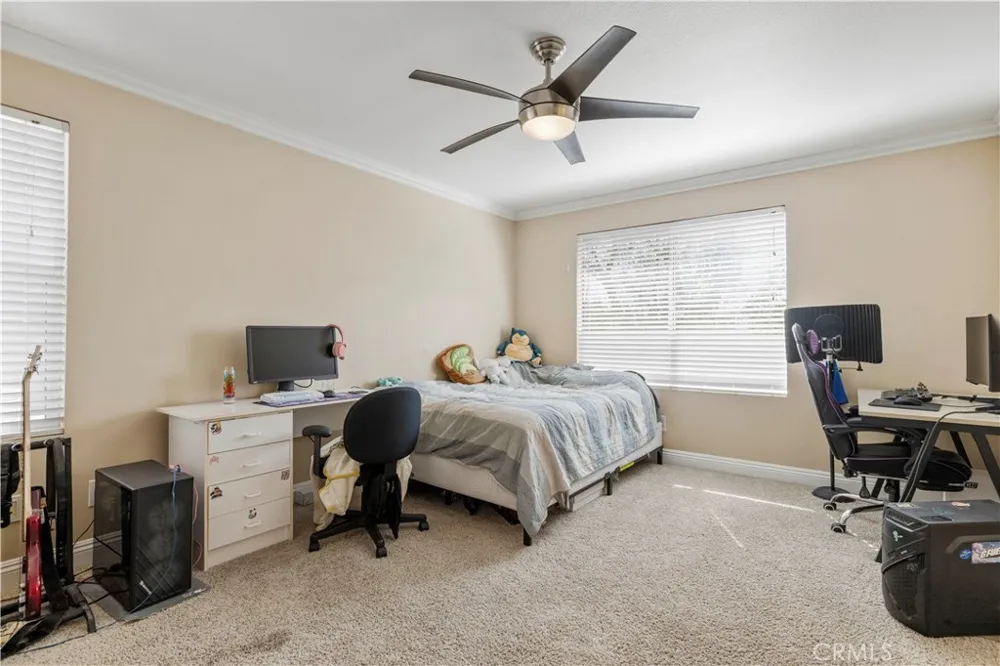 28469 Meadowlark Court Valencia, CA 91354