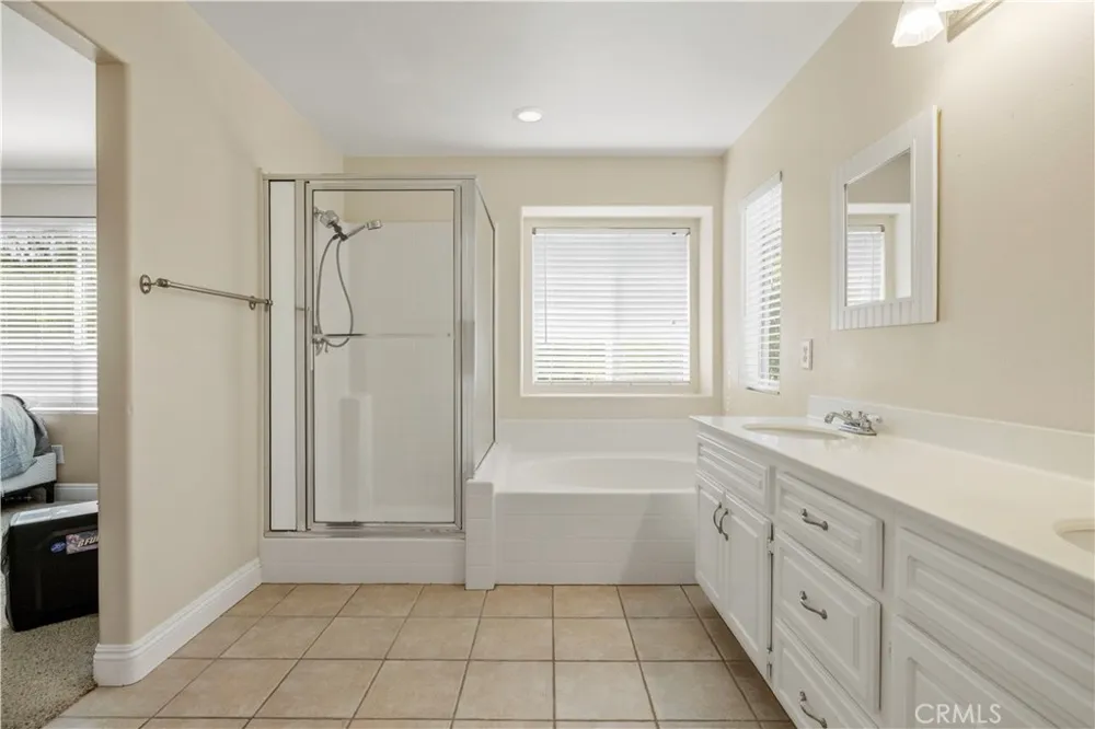 28469 Meadowlark Court Valencia, CA 91354