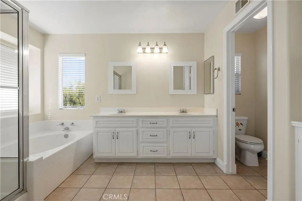 28469 Meadowlark Court Valencia, CA 91354