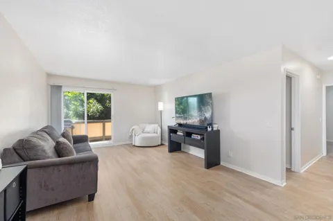 868 E Alvarado #28