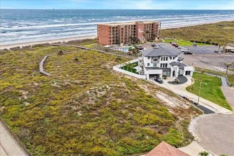 102 Mariners Drive