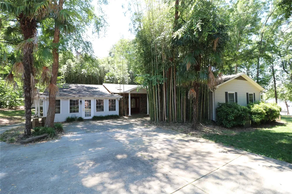 4589 Giles Avenue Sherrills Ford, NC 28673