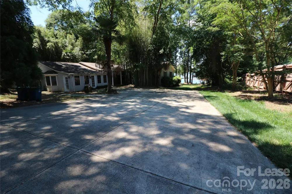 4589 Giles Avenue Sherrills Ford, NC 28673