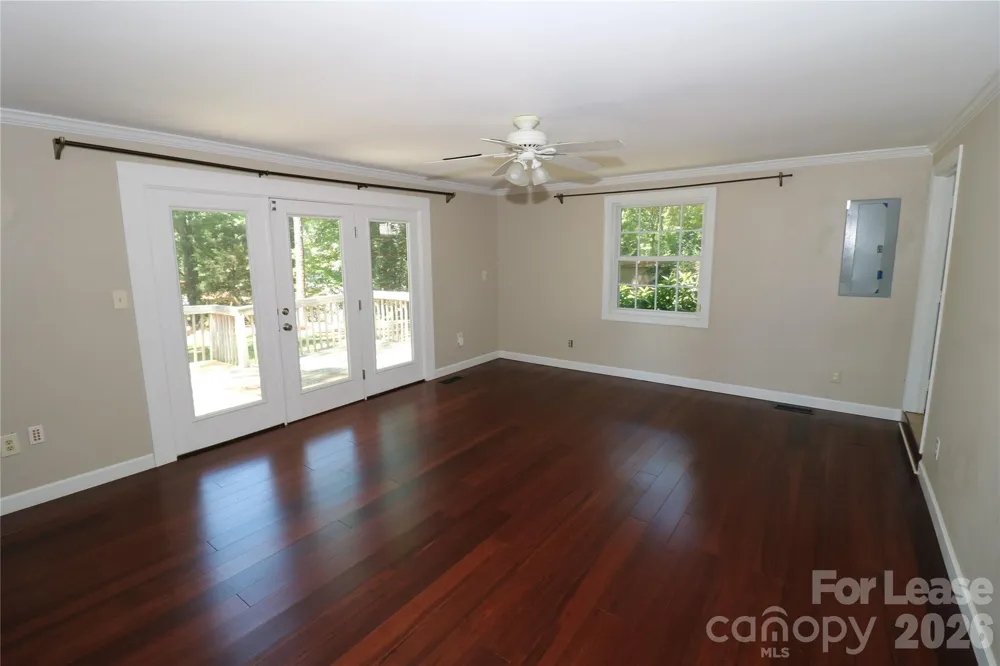 4589 Giles Avenue Sherrills Ford, NC 28673