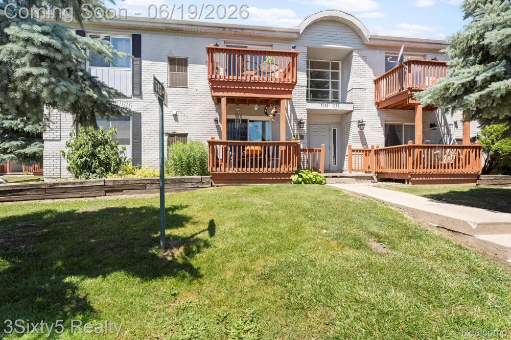 1754 Fort Street Trenton City, MI 48183