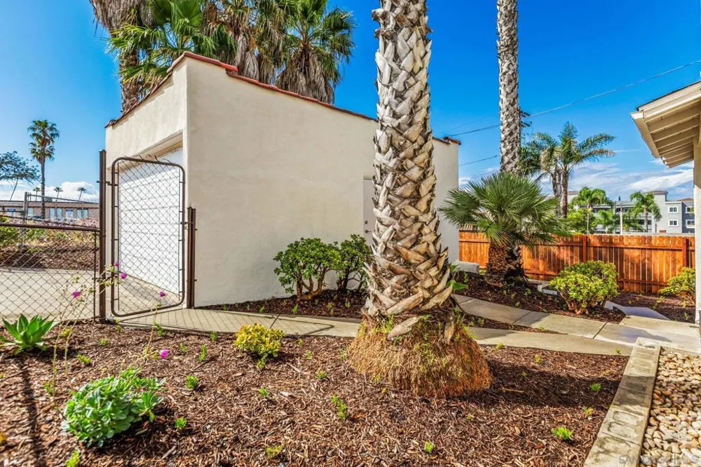 915 Civic Center Dr Oceanside, CA 92054