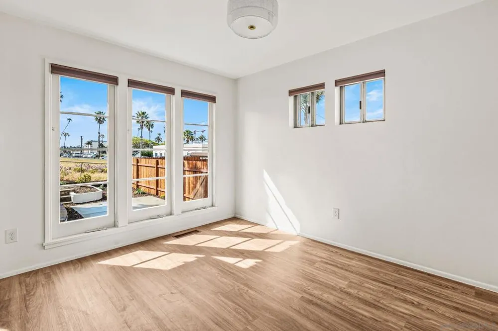 915 Civic Center Dr Oceanside, CA 92054