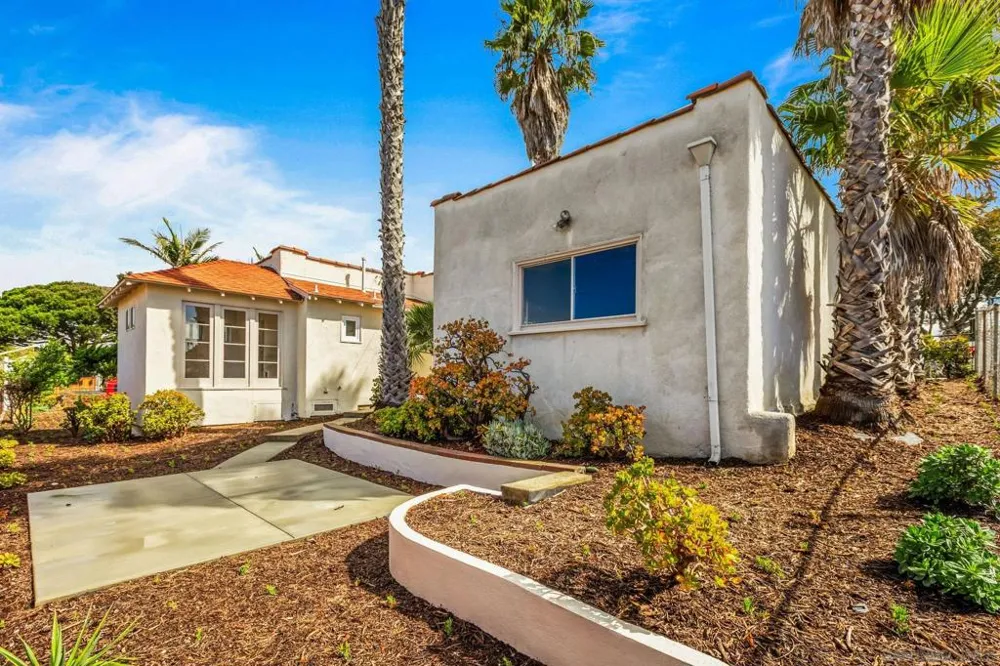 915 Civic Center Dr Oceanside, CA 92054