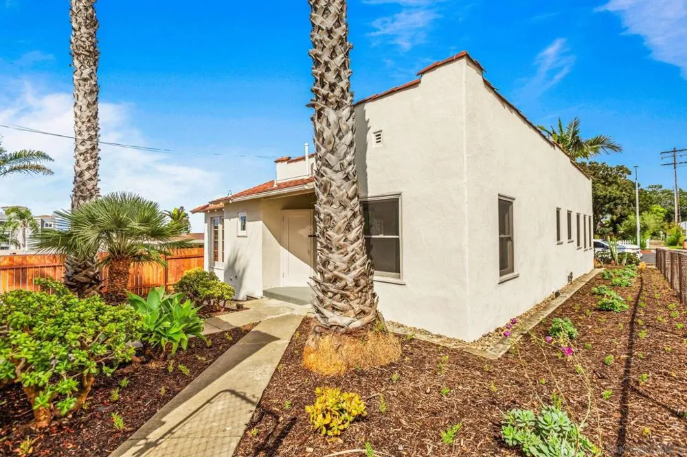 915 Civic Center Dr Oceanside, CA 92054