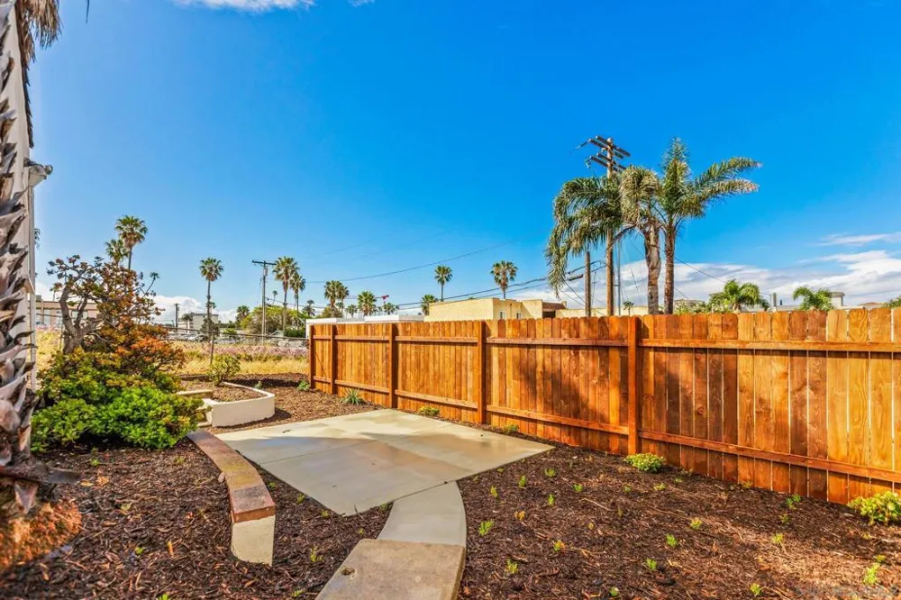 915 Civic Center Dr Oceanside, CA 92054