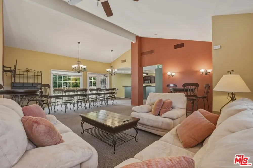 675 Oak Run Trail #TL301 Oak Park, CA 91377