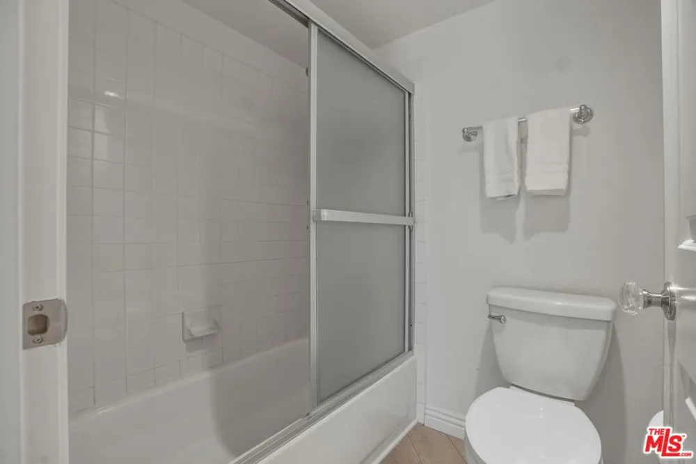 675 Oak Run Trail #TL301 Oak Park, CA 91377